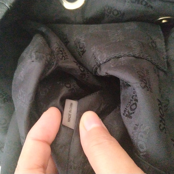 Michael Kors Black Tote bag with Tan straps - Picture 5 of 17